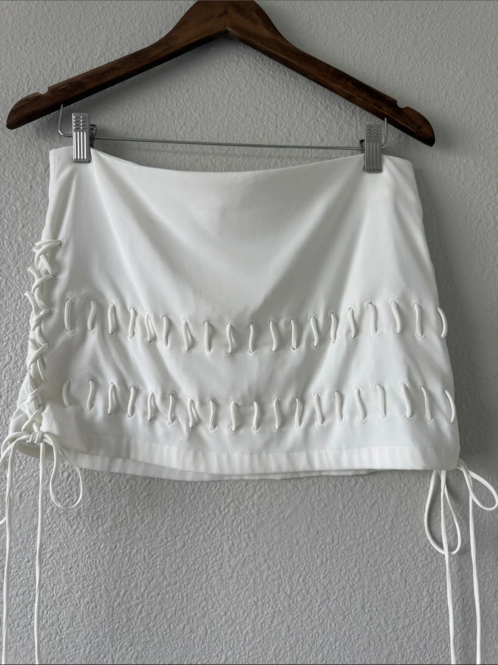 With Jéan White‎ Clement Lace up Side Tie Mini Skirt Medium